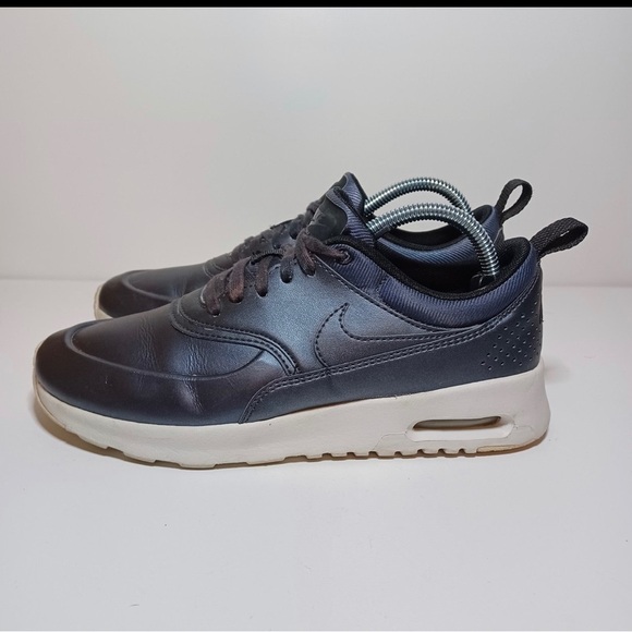 Nike Air Max Thea SE Women's size 6.5 Metallic Hematite Running Shoes 861674 002 - Picture 1 of 9